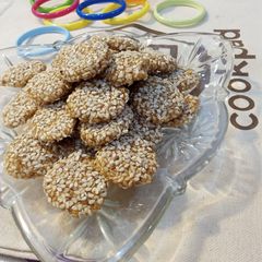 A picture of تل والی ریوڑی. sesame seeds toffee.