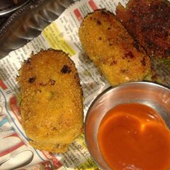 A picture of Egg kabab.