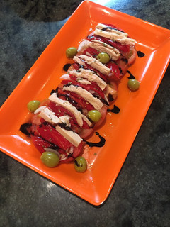 Una foto de Ensalada de ventresca y pimiento de piquillo