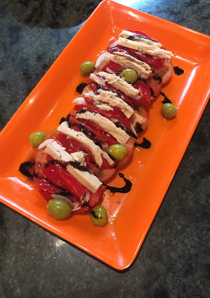 Una foto de Ensalada de ventresca y pimiento de piquillo