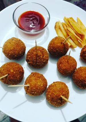 চিজি পটেটো ললিপপ(cheesy potato lollypop recipe in Bengali) রেসিপির প্রধান ছবি