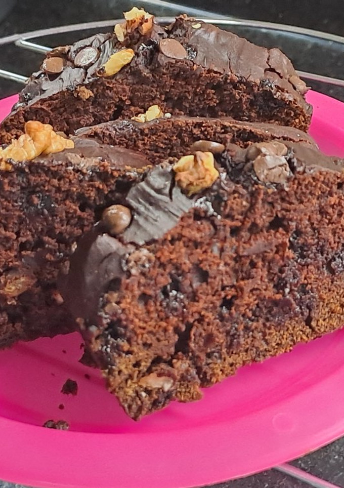 Una foto de Budín de algarroba, nueces y chips de chocolate sin tacc