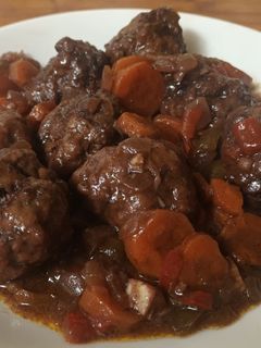 Una foto de Albóndigas al vino tinto