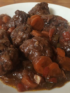 Una foto de Albóndigas al vino tinto