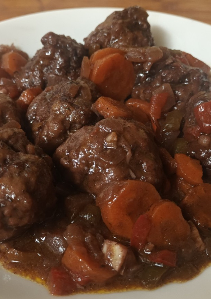 Una foto de Albóndigas al vino tinto