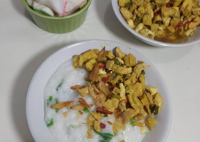 Bubur cepat topping tumis pedas