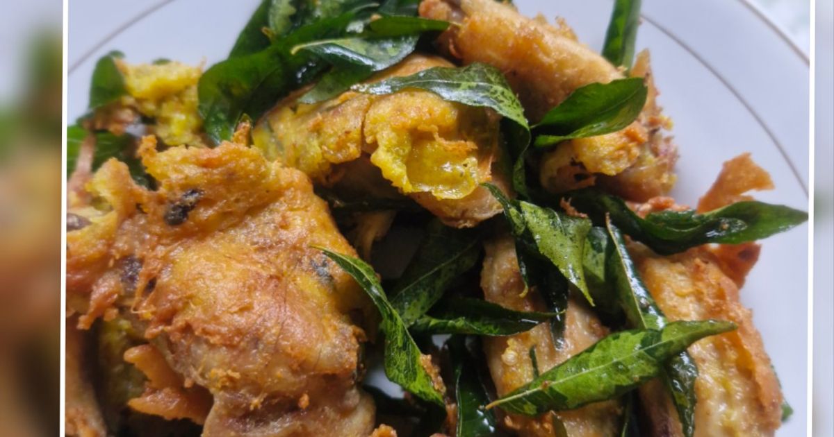 Ayam goreng rempah daun kari