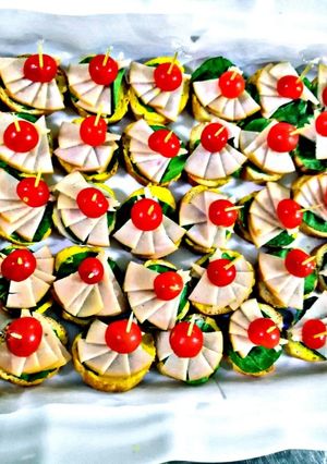 A picture of Smoked Turkey Canapes.