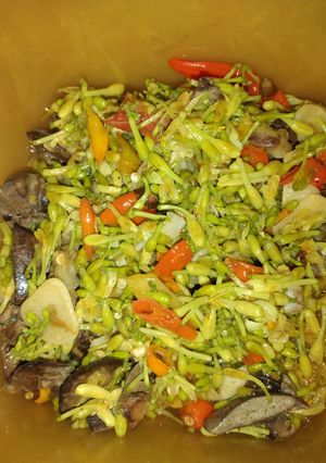 Foto resep Tumis bunga pepaya ati ampela