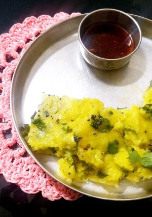 મેથી મકાઈ ના ઢોકળા (Methi Makai Dhokla Recipe In Gujarati) રેસીપી મુખ્ય ફોટો