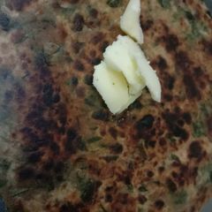 A picture of Methi Parantha.