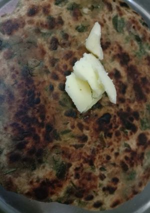 A picture of Methi Parantha.