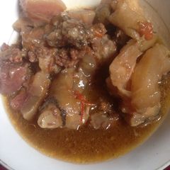 A picture of Cow head pepper soup.