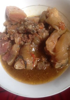A picture of Cow head pepper soup.