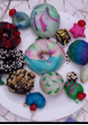 मार्बल डोनट्स (Marble donuts recipe in hindi) रेसिपी मुख्य फोटो