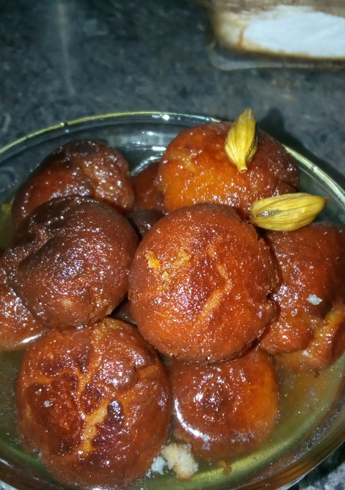 A picture of Jamun ghulab.