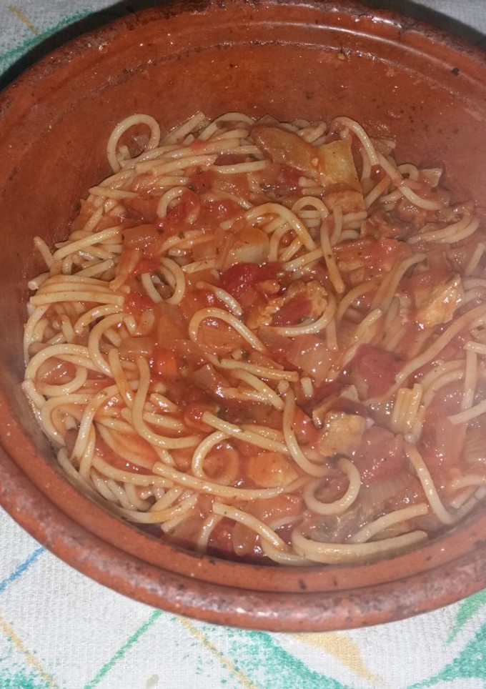 Una foto de Espaguetis con salsa a la napolitana con panceta
