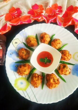 कार्नफ्लोर पकौड़ा। (corn flour pakoda recipe in Hindi) रेसिपी मुख्य फोटो