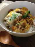 Easy Chicken Soboro Oyakodon (Chicken and Egg Rice Bowl)