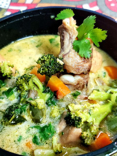 A picture of Healthy chicken stew.