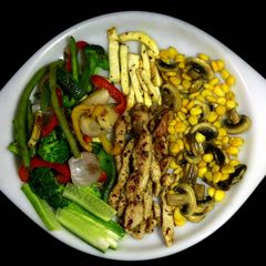 A picture of Chicken-Veggi Platter.