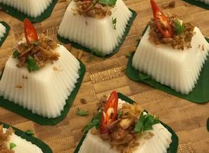 https://img-global.cpcdn.com/recipes/22959befa53f7127/300x220cq70/kue-talam-ebi-gandus-foto-resep-utama.jpg