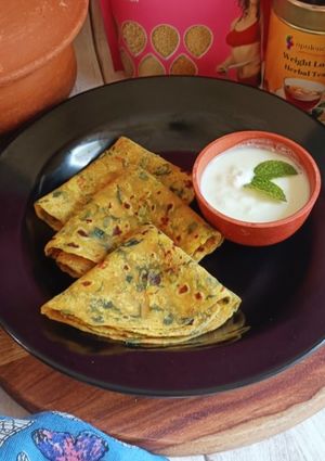 A picture of Soya Flour and Methi Paratha.