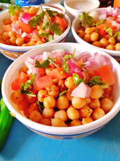 A picture of Chipotle Chickpea Salad.