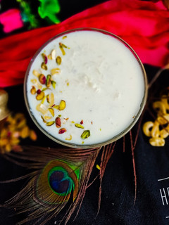 ખીર (Kheer Recipe In Gujarati) રેસીપી મુખ્ય ફોટો
