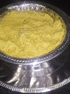 தேங்காய் கொத்தமல்லி சட்னி/ (Thenkaai kothamalli chutney recipe in tamil) செய்முறை முக்கிய புகைப்படம்
