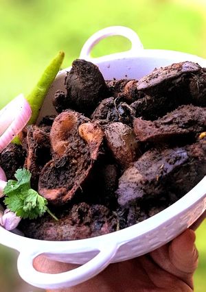 A picture of Liver gizzard sukka.