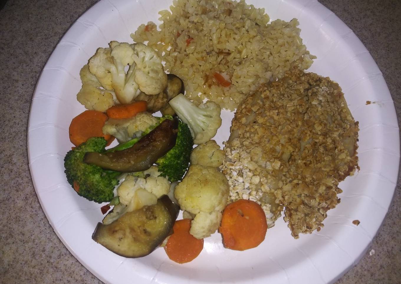 Tilapia empanizada con avena en freidora de aire