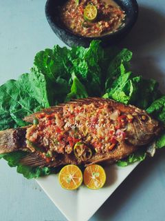 Foto resep Pecak ikan nila khas betawi
