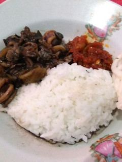 Foto resep Nasi+oseng cumi & sambel balado