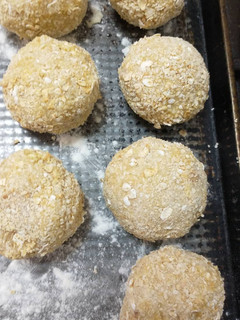 Una foto de Bombas de papas rellenas de pollo (croquetas)