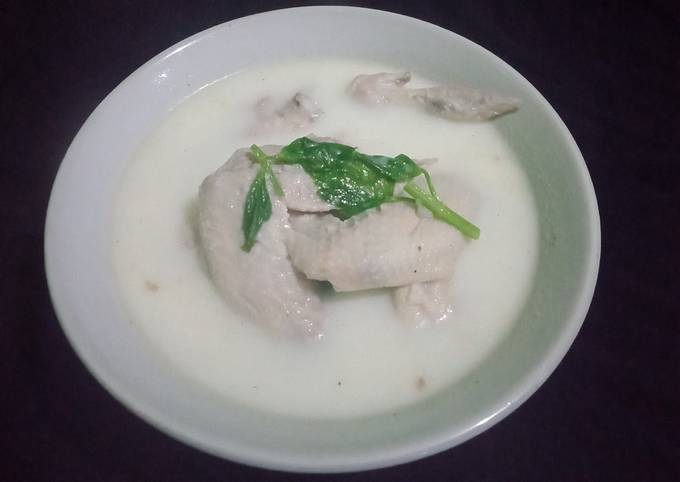 11.opor ayam kuah susu