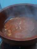 Milanesas de pollo en salsa de cherry y chile güero encurtido y epazote las correa. México