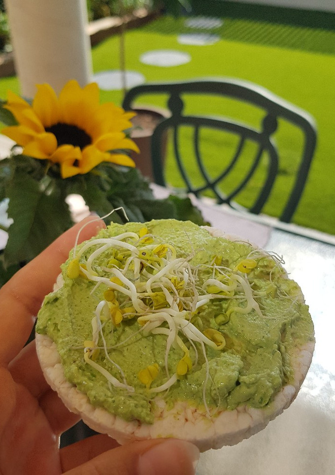 Una foto de Dip de guisante y menta