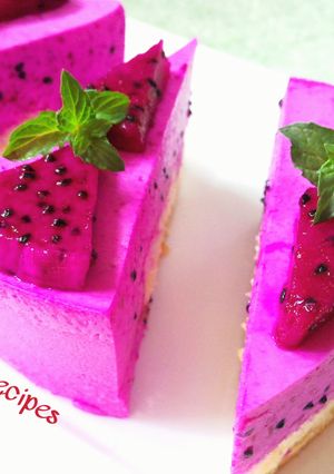 A picture of Pitaya Yogurt Cake.