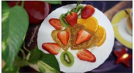 Hình ảnh món #cleaneating Pancake yến mạch với hoa quả và mật ong ???