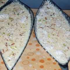 A picture of ALU ke kheer.