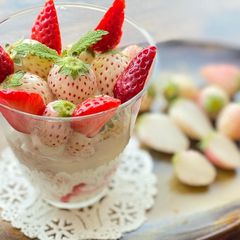 A picture of Japanese White Strawberries.