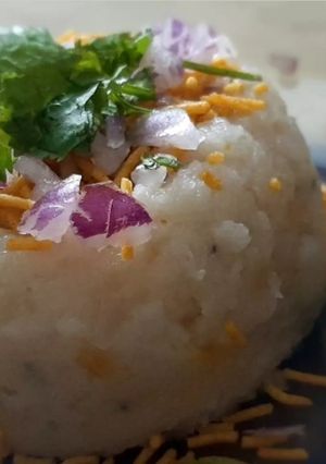વેજિટેબલ ઉપમા (Vegetable Upma Recipe In Gujarati) રેસીપી મુખ્ય ફોટો