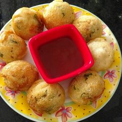 A picture of Appe (Maharashtrian snacks).