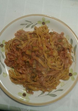 Foto di Tagliatelle fantasia alle zucchine
