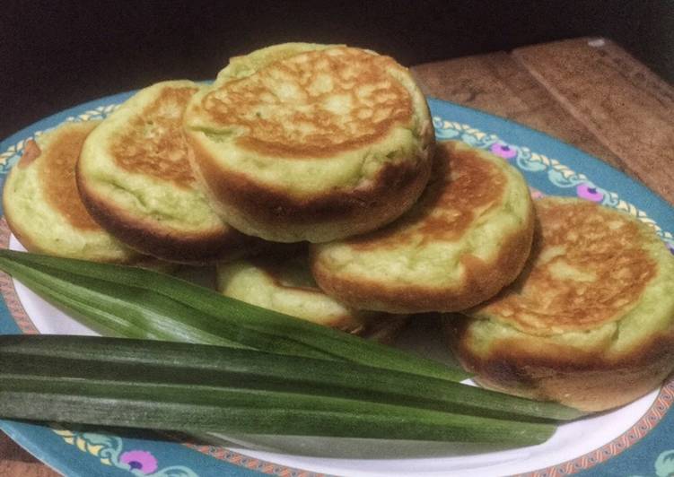 Kue Khamir Pandan