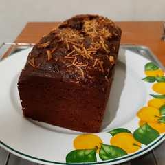 A picture of Banana bread with choco and cheese.