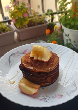 A picture of Apple cinnamon pancake.