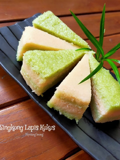 Foto resep Bolu Singkong Lapis Kukus Strawberry Pandan