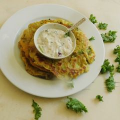 A picture of Green nashta/pancakes-vegetable pancake.